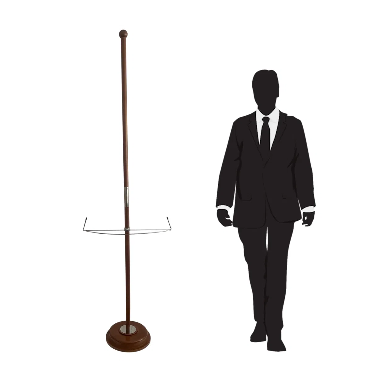 Pie con mástil y esparcidor de madera lacada color claro con detalles plateados. Altura: 235 cm. Ideal para banderas de interior, oficinas y salas de reuniones. Código B2